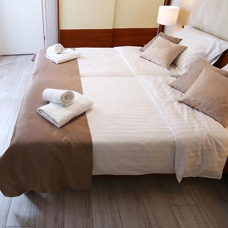 Luxury Lidija Rooms Split Buitenkant foto