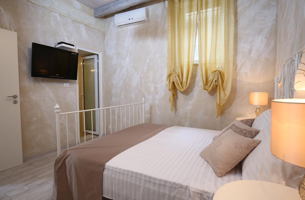 Luxury Lidija Rooms Split Buitenkant foto