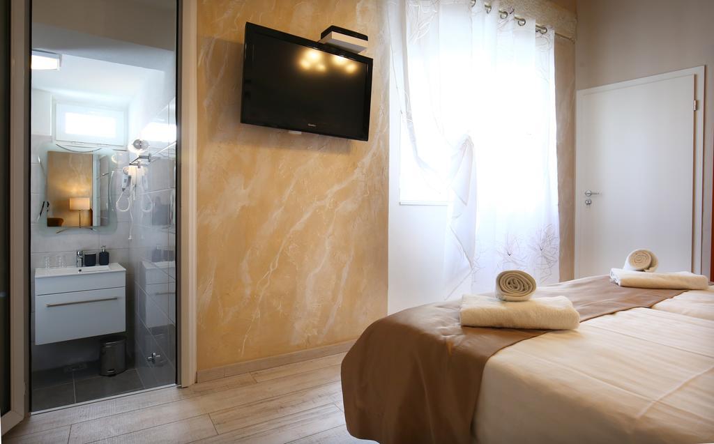 Luxury Lidija Rooms Split Buitenkant foto