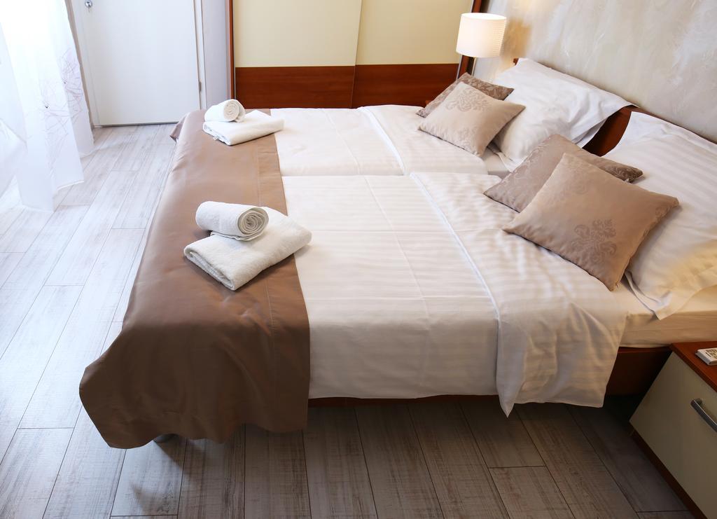 Luxury Lidija Rooms Split Buitenkant foto